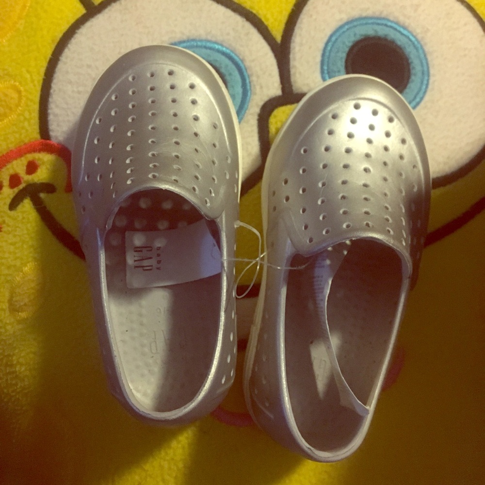 Gap shoes